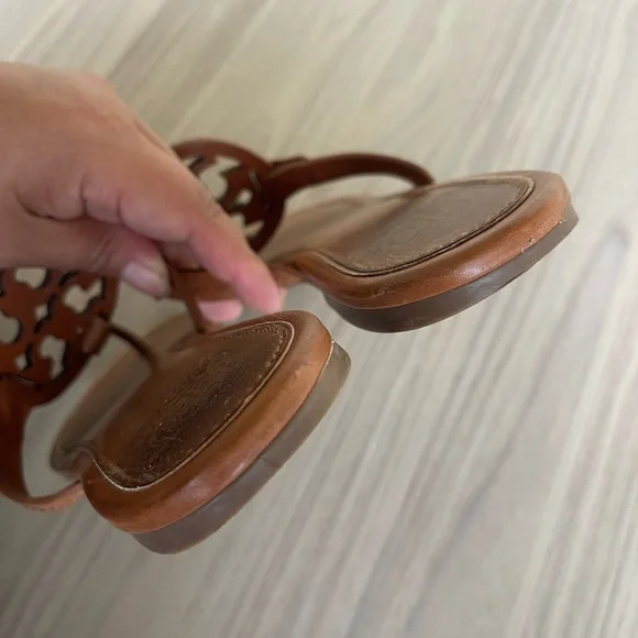 Tory Burch Tan Leather Sandals - Picture 4 of 12
